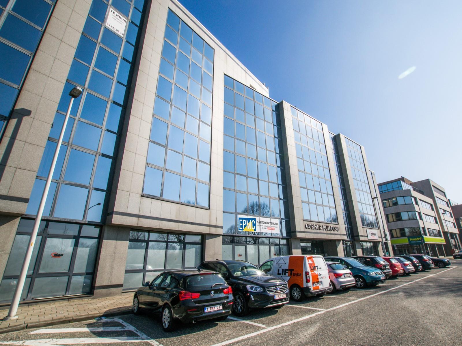 Corner Building in Antwerpen Berchem