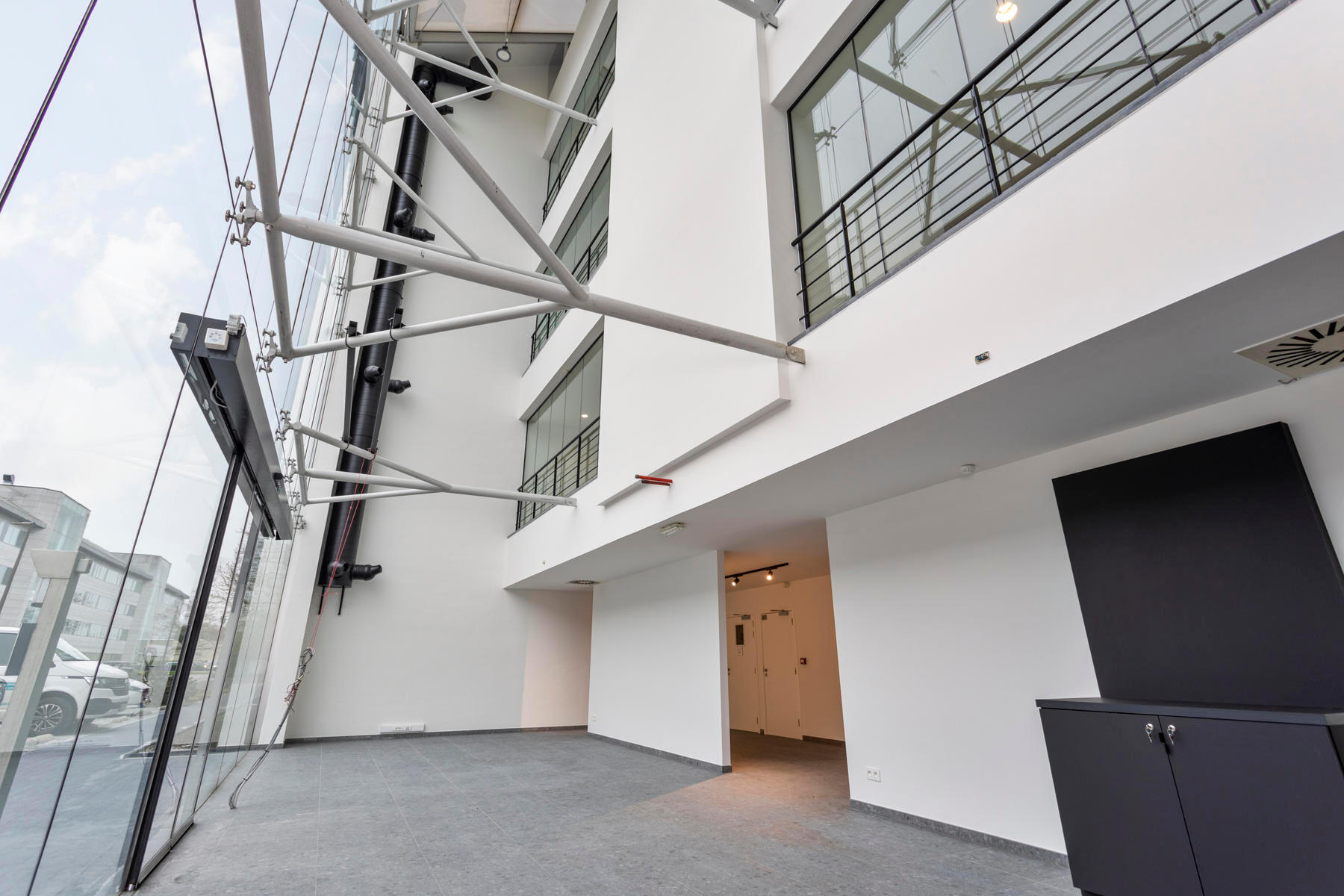 FORUM bevindt zich in het bruisende OFFICE PARK MECHELEN, dat bestaat uit vier gebouwen met een totale kantoorruimte van 30.000m². Het park biedt een bedrijfsrestaurant en ruime parkeergelegenheid, zowel ondergronds als bovengronds.

De locatie van FORUM