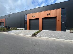 Strategisch gelegen te Heist-op-den-Berg, bieden wij nieuwbouw KMO-units aan in koop/huur
Het project omvat 4 verschillende gebouwen, waarin oppervlaktes beschikbaar zijn vanaf ca. 304 m² tot ca. 6.272 m².
Verkoopprijzen exclusief btw en aankoopkosten