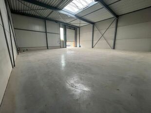 Strategisch gelegen te Heist-op-den-Berg, bieden wij nieuwbouw KMO-units aan in koop/huur
Het project omvat 4 verschillende gebouwen, waarin oppervlaktes beschikbaar zijn vanaf ca. 304 m² tot ca. 6.272 m².
Verkoopprijzen exclusief btw en aankoopkosten