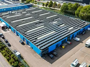 Bedrijvenpark Moerbroek is een modern en dynamisch businesspark met circa 6.377 m&sup2; opslag- en assemblageruimte en 1.173 m&sup2; kantoorruimte in een afzonderlijk kantoorgebouw.
Beschikbaarheden vanaf 185 m&sup2;.

Dankzij de strategische ligging vlak bij de afri