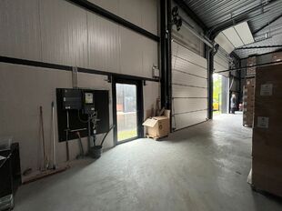 Gelegen langs de Notmeir te Duffel maken deze drie moderne bedrijfsunits deel uit van het recente “Duffel Business Park”, een kwalitatief nieuw KMO-project op een strategische locatie tussen Antwerpen en Brussel.
Het bedrijvenpark bevindt zich tussen