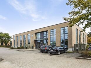Het E19 Business Park is gelegen langs het Netekanaal en geniet van een uitstekende bereikbaarheid dankzij de nabijheid van de op- en afrit Mechelen-Noord, met directe aansluiting op de E19 Antwerpen-Brussel. Het centrum van Mechelen bevindt zich op minde