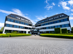 Garden Square is een kwalitatief kantorencomplex in een groene, residenti&euml;le omgeving te Wilrijk, op wandelafstand van De Bist. De site omvat vier gebouwen rond een gemeenschappelijke patio en biedt veel natuurlijk licht en aangename buitenruimtes.

Uits