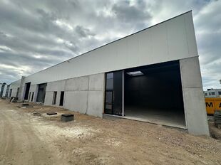 In de industriezone 'De Vloeiende' te Kapellen wordt een nieuw bedrijvenpark opgetrokken. Het betreft in totaal een verkoop van 20 nieuwbouw KMO-units, verdeeld over 2 gebouwen. Er zijn oppervlaktes beschikbaar vanaf 159 m². De units zijn samenvoegbaar o