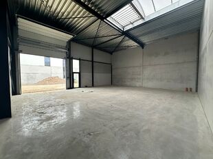 In de industriezone 'De Vloeiende' te Kapellen wordt een nieuw bedrijvenpark opgetrokken. Het betreft in totaal een verkoop van 20 nieuwbouw KMO-units, verdeeld over 2 gebouwen. Er zijn oppervlaktes beschikbaar vanaf 159 m². De units zijn samenvoegbaar o
