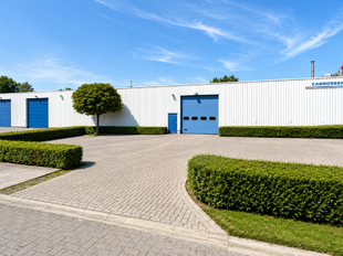 Op een strategische locatie in Schelle, aan de Molenberglei 9-11, bevindt zich dit industrieel gebouw dewelke een uitstekende ligging geniet nabij de A12 (Antwerpen - Brussel). Het gebouw heeft een totale oppervlakte van ca. 1920 m&sup2;, bestaande uit een ma