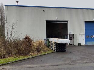Het betreft de verhuur van twee KMO-units met kantoren, gelegen in bedrijvenpark Kontich I. Dit bedrijvenpark geniet een uitstekende ligging langs de Prins Boudewijnlaan, vlakbij op- en afrit Kontich van de E19 (Antwerpen - Mechelen - Brussel).
Unit 1 h