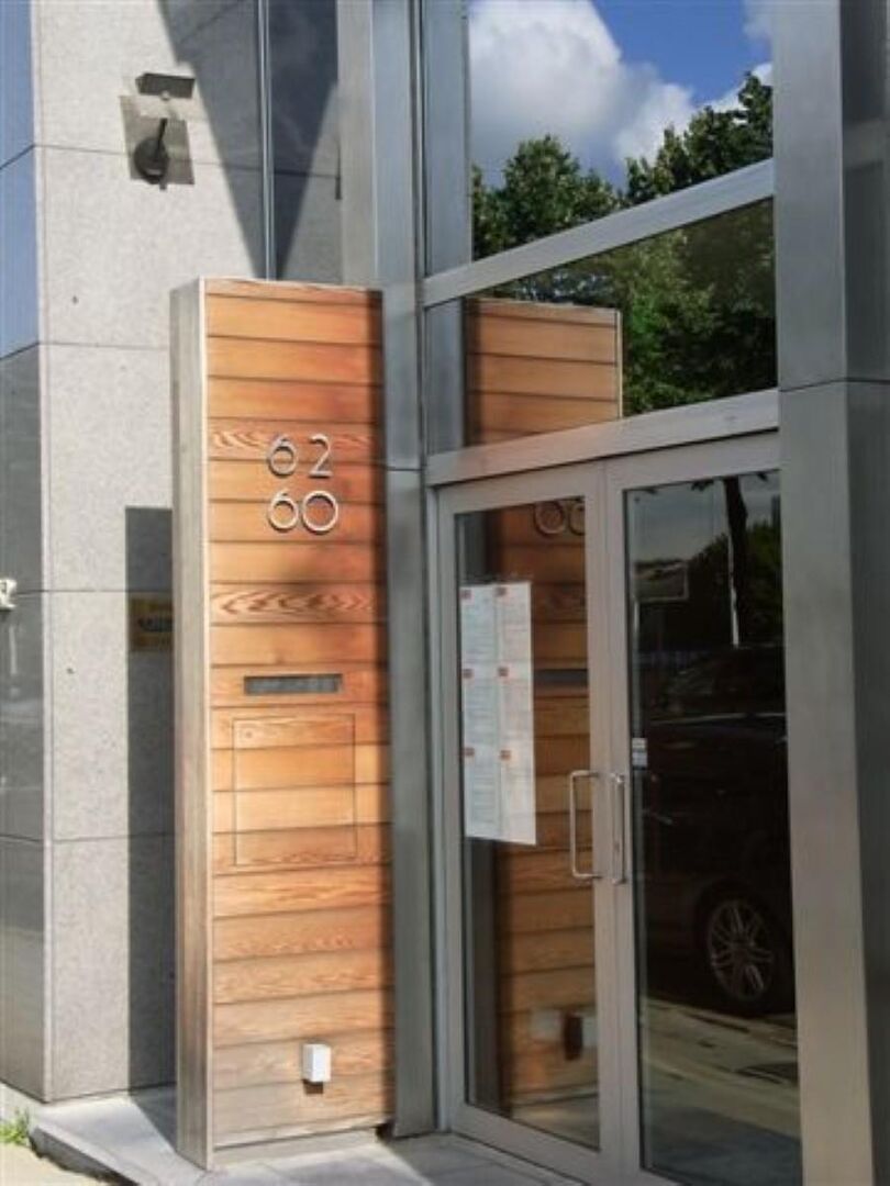 Uitbreidingstraat 60-62 (Quinten Building) in BERCHEM (ANTWERPEN)
