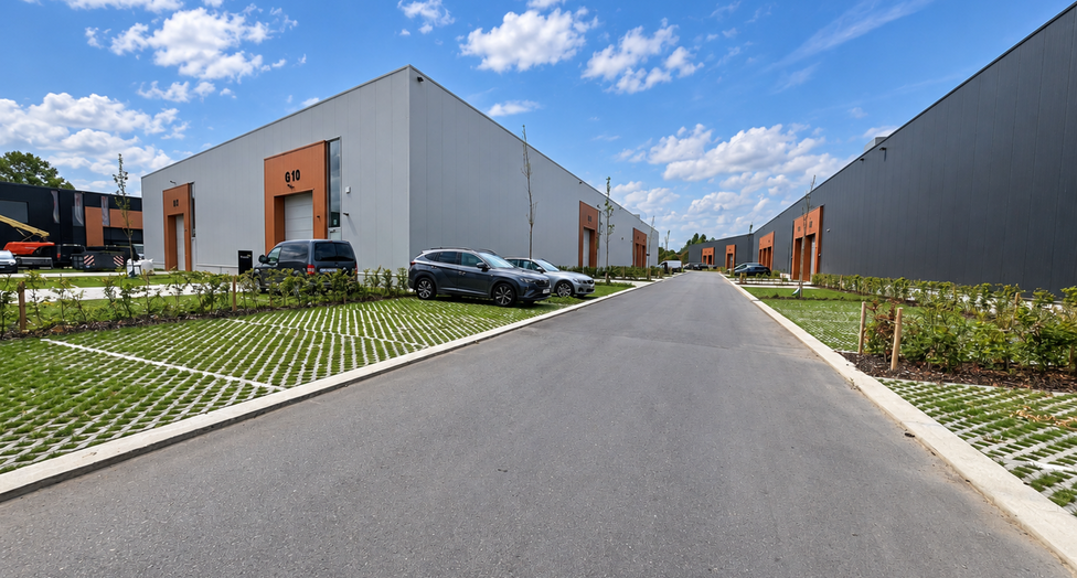 Strategisch gelegen te Heist-op-den-Berg, bieden wij nieuwbouw KMO-units aan in koop/huur
Het project omvat 4 verschillende gebouwen, waarin oppervlaktes beschikbaar zijn vanaf ca. 304 m² tot ca. 6.272 m².
Verkoopprijzen exclusief btw en aankoopkosten