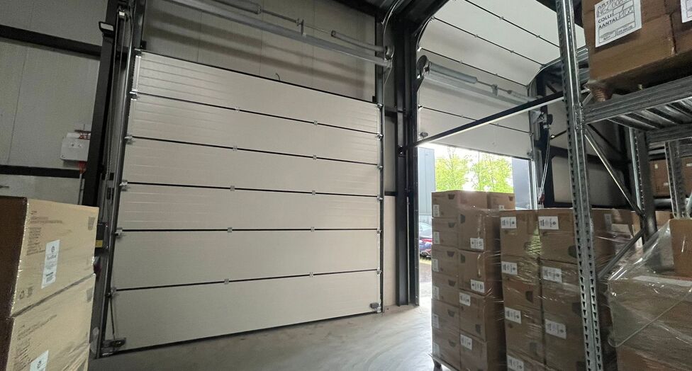 Gelegen langs de Notmeir te Duffel maken deze drie moderne bedrijfsunits deel uit van het recente “Duffel Business Park”, een kwalitatief nieuw KMO-project op een strategische locatie tussen Antwerpen en Brussel.
Het bedrijvenpark bevindt zich tussen
