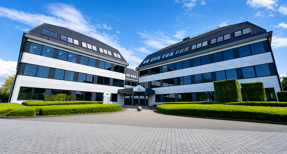 Garden Square is een kwalitatief kantorencomplex in een groene, residenti&euml;le omgeving te Wilrijk, op wandelafstand van De Bist. De site omvat vier gebouwen rond een gemeenschappelijke patio en biedt veel natuurlijk licht en aangename buitenruimtes.

Uits