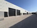 Aan de Starrenhoflaan in Kapellen bevindt zich dit moderne nieuwbouw KMO-project met diverse units te huur.

Dankzij de strategische ligging, in de nabijheid van belangrijke invalswegen en op korte afstand van de A12, is de site uitstekend bereikbaar voor