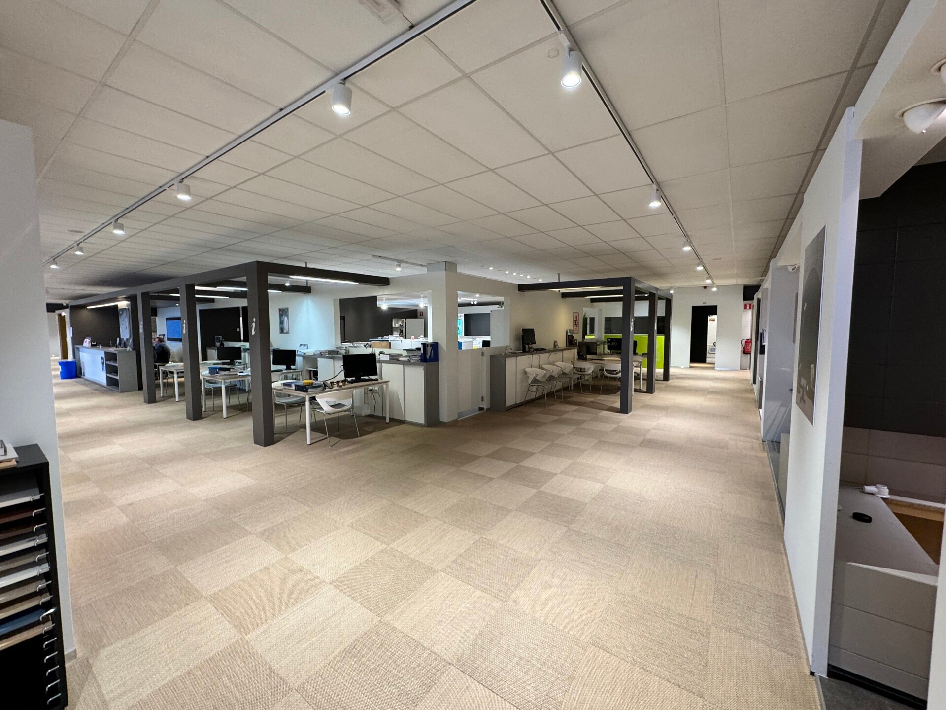 Baanwinkel te huur in Aartselaar