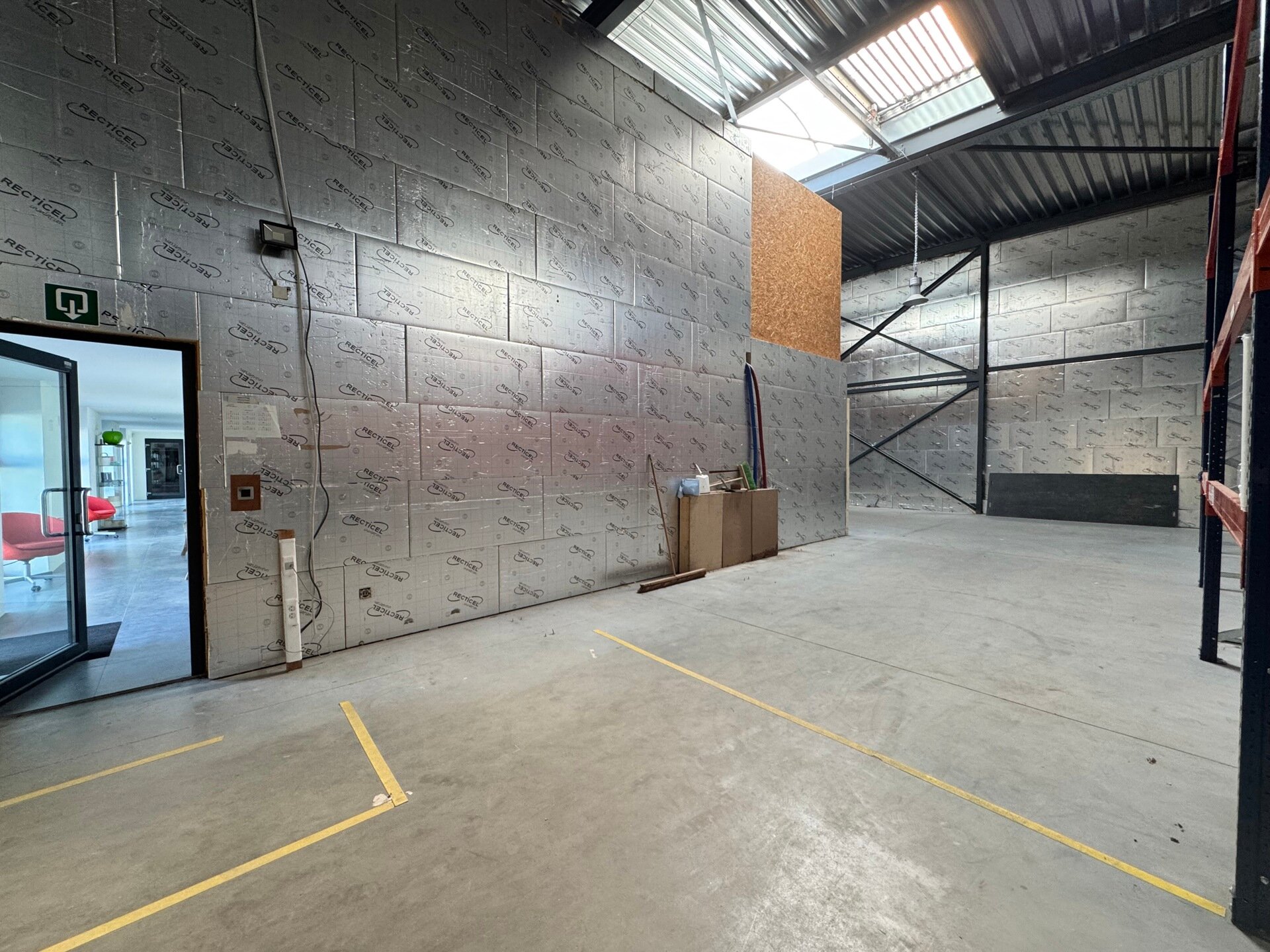Bedrijfsgebouw te koop in Kapellen