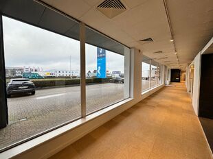 Baanwinkel te huur in Aartselaar