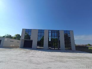 Bedrijfsgebouw te huur in Lier