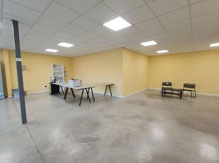 Bedrijfsgebouw te huur in Ranst