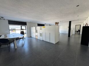 Bedrijfsgebouw te koop in Kapellen