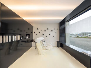 Op een gunstige en vlot bereikbare locatie op Linkeroever bieden wij dit gelijkvloerse handelspand van ca. 40 m&sup2; te koop aan, gelegen aan de Beatrijslaan 40. 

Het pand is geschikt voor diverse handels- of dienstverlenende activiteiten (kantoor, praktijk