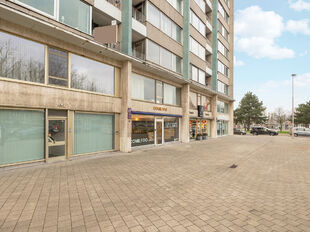 Op een gunstige en vlot bereikbare locatie op Linkeroever bieden wij dit gelijkvloerse handelspand van ca. 40 m&sup2; te koop aan, gelegen aan de Beatrijslaan 40. 

Het pand is geschikt voor diverse handels- of dienstverlenende activiteiten (kantoor, praktijk