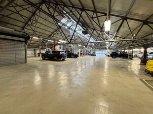 Gebouw voor gemengd gebruik te huur in Antwerpen