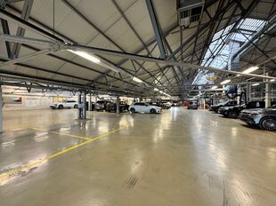 Gebouw voor gemengd gebruik te huur in Antwerpen