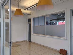 Gebouw voor gemengd gebruik te huur in Mechelen