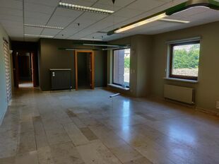 Gebouw voor gemengd gebruik te huur in Temse