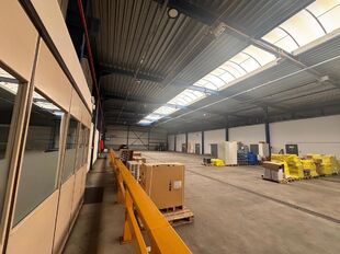 Gebouw voor gemengd gebruik te huur in Wommelgem