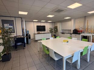 Gebouw voor gemengd gebruik te huur in Wommelgem
