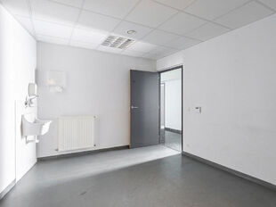 Gebouw voor gemengd gebruik te koop in Antwerpen Deurne