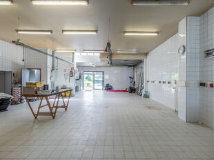 Gebouw voor gemengd gebruik te koop in Malle
