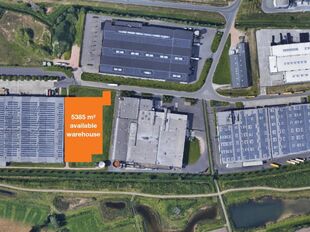 Het betreft de verhuur van een logistieke nieuwbouw-hub op een strategische locatie in de Haven van Gent. Gezien de ligging vlakbij de GCT-terminal van de Haven van Gent, krijgt u vlot toegang tot de binnenvaart en tot transport via de Noordzee. Daarnaast