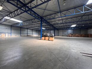 Industrieel gebouw te huur in Hoogstraten