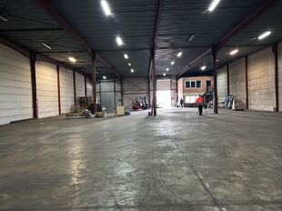 Industrieel gebouw te huur in Hoogstraten