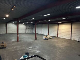 Industrieel gebouw te huur in Hoogstraten