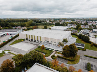 Het betreft de verhuur van een logistiek gebouw gelegen te Londerzeel. site ligt nabij de A12 (Antwerpen - Brussel), de N16 (Mechelen - Sint-Niklaas) en de containerterminal van Willebroek.
Het gebouw heeft een totale oppervlakte van ca. 11 315 m², be