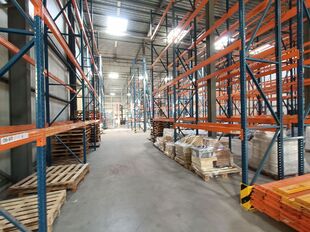Industrieel gebouw te huur in Malle