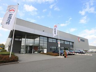 Het betreft de verhuur van een industrieel gebouw, gelegen op een uitstekende en strategische locatie te Puurs. Het gebouw, gelegen langs de A12, geniet een uitstekende visibiliteit vanop de A12 (Antwerpen - Brussel).

Unit 2 telt een oppervlakte van ca. 