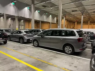 Het betreft de verhuur van een logistieke site, gelegen op een uitstekende locatie te Sint-Niklaas. De site ligt vlak bij de R42 met een vlotte ontsluiting naar de E17 (Antwerpen - Gent).
Het logistieke gebouw telt een oppervlakte van ca. 20 505 m², opg