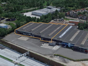 Het betreft de verhuur van een magazijn met kantoorruimte gelegen naast de E17 te Zwijndrecht. Deze site geniet een uitstekende nabij de Haven van Antwerpen en is ideaal gelegen tussen Antwerpen en Gent. Door haar ligging in KMO-gebied, biedt deze verschi