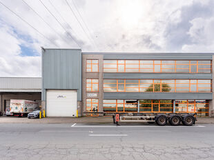 Het betreft de verkoop van een industrieel gebouw gelegen op een toplocatie in de Haven van Antwerpen, nabij enkele belangrijke invalswegen zoals de A12, E19 en de Ring van Antwerpen. Het gebouw bevindt zich op ca. 3345 m² terrein (concessie) en omvat ca