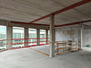 Het betreft de verhuur van moderne kantoorruimtes in het nieuw ontwikkelde gebouw “Lennert Van Leemput”, gelegen op een iconische hoeklocatie aan de Frankrijklei 15, 2000 Antwerpen (hoek De Keyserlei / Frankrijklei). Dit gebouw onderscheidt zich door