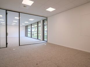 Het betreft de verhuur van een instapklare kantoorruimte van 633 m&sup2; in het modern uitgeruste Keetberg Logistic Center te Melsele, strategisch gelegen nabij de grote invalswegen richting Antwerpen.

De kantoorruimte profiteert van veel natuurlijk licht, e