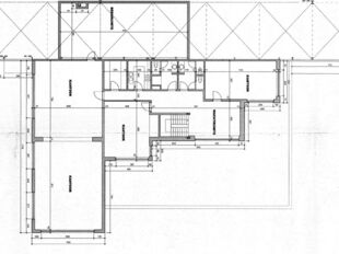 Gelegen langsheen de Ring van Lier, bieden wij een kantoorruimte te huur aan. Het pand geniet van een strategische locatie, met ontsluiting richting Antwerpen, Mechelen en de Kempen.&nbsp;

De eerste verdieping omvat ca. 360 m&sup2; kantoorruimte en is ingedeeld 