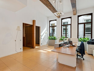 Kantoorgebouw te huur in Antwerpen