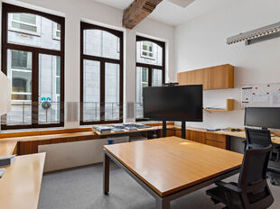 Kantoorgebouw te huur in Antwerpen