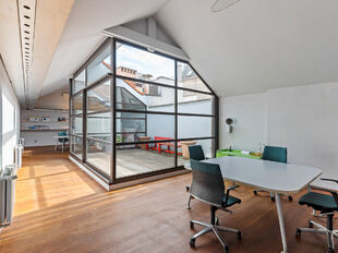 Kantoorgebouw te huur in Antwerpen