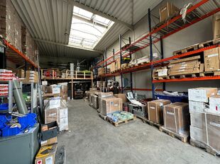 In het nieuwbouw bedrijvenpark, langsheen de Abtsdreef, bieden wij deze prachtig afgewerkte KMO-unit aan. Deze KMO-unit geniet een uitstekende ligging te Stabroek nabij de Haven van Antwerpen. Maar ook op het bedrijvenpark zelf is deze hoekunit strategisc